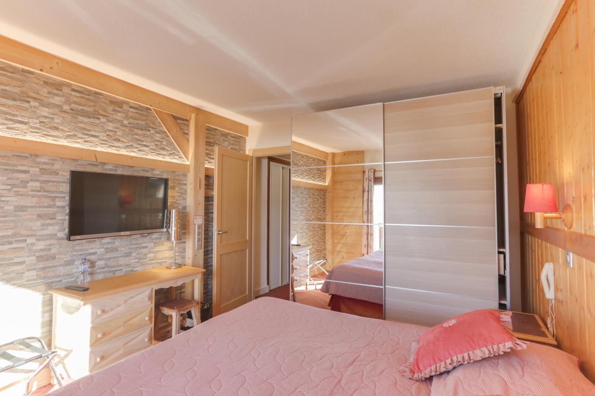 Le Castillan Hotel